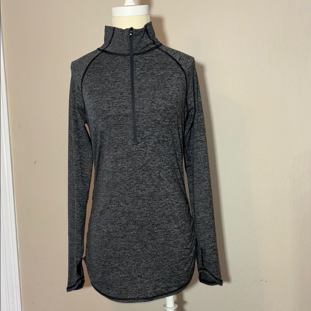 The North face Women's Gray Long Sleeve light sweater size small